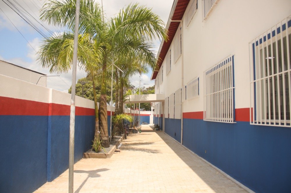 Implantação do modelo compartilhado de ensino Militar, na Escola CEC