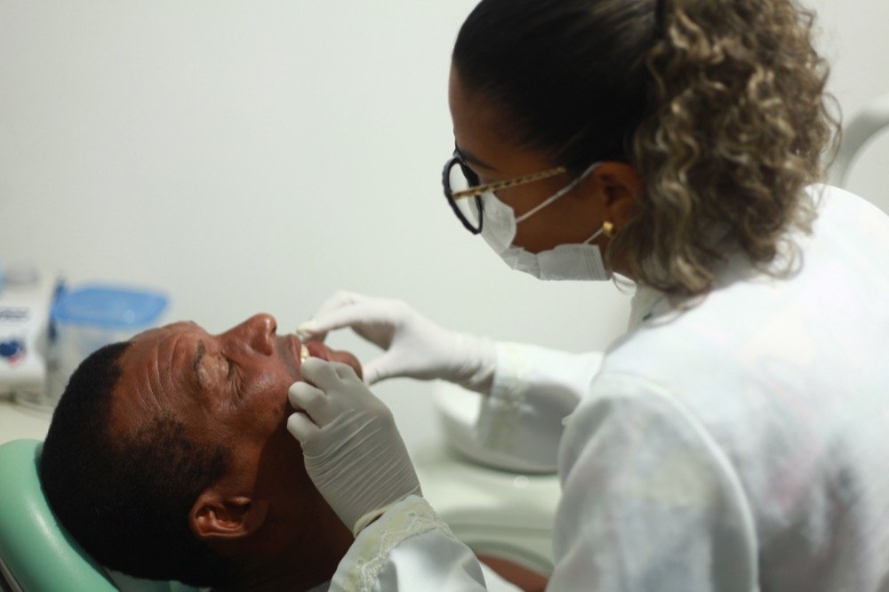 Implantação do Laboratório Regional de Prótese Dentária