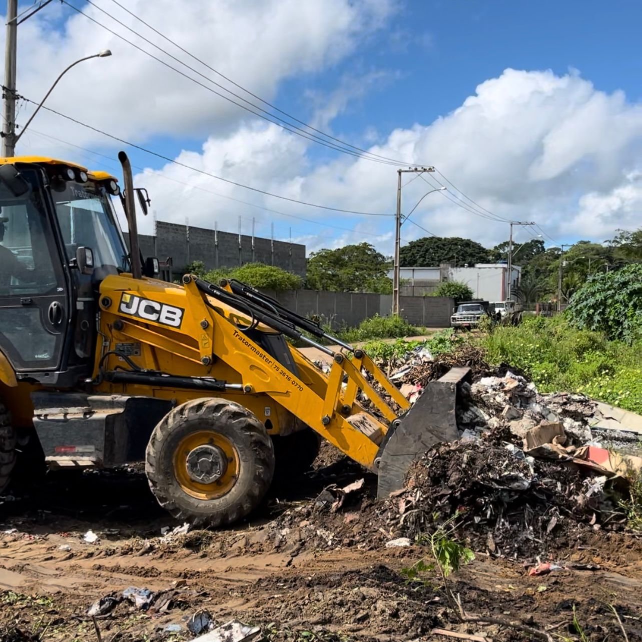 Intervenções de limpeza e retira 270 toneladas de resíduos no bairro Ana Lúcia