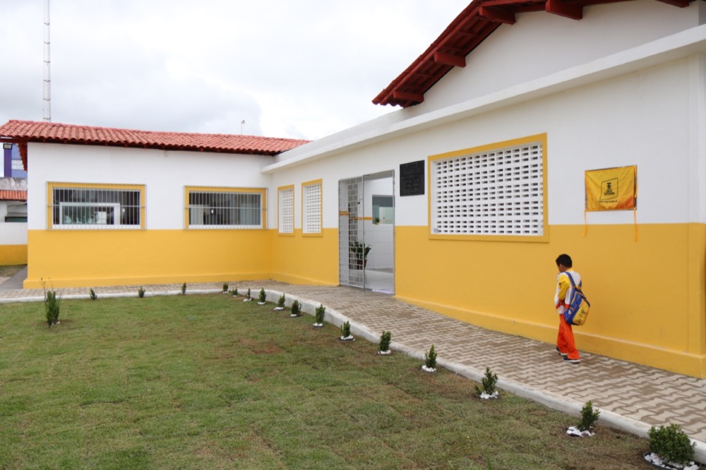 Reconstrução da Escola Carmelito Barbosa Alves