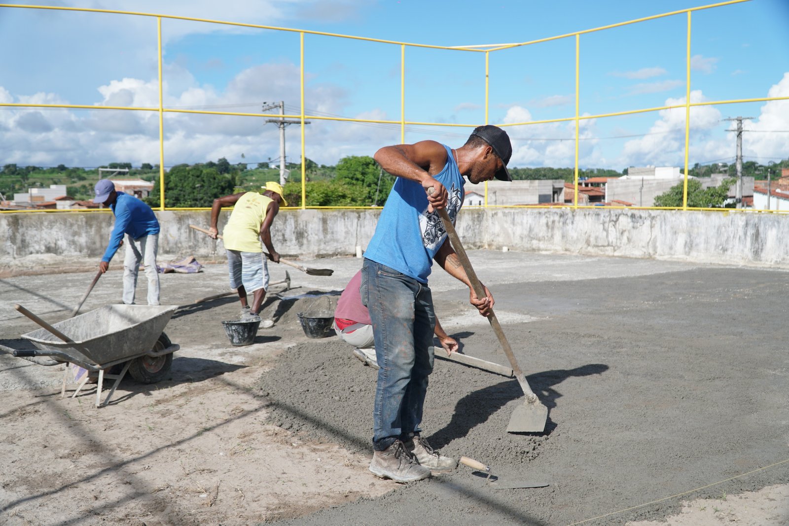 Reconstrução da Praça na Rua Rio Branco