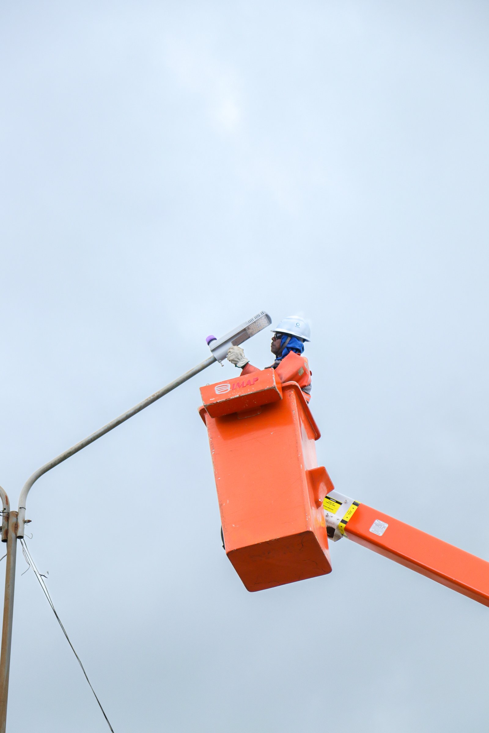 Projeto de modificação de lâmpadas convencionais para luminárias de LED