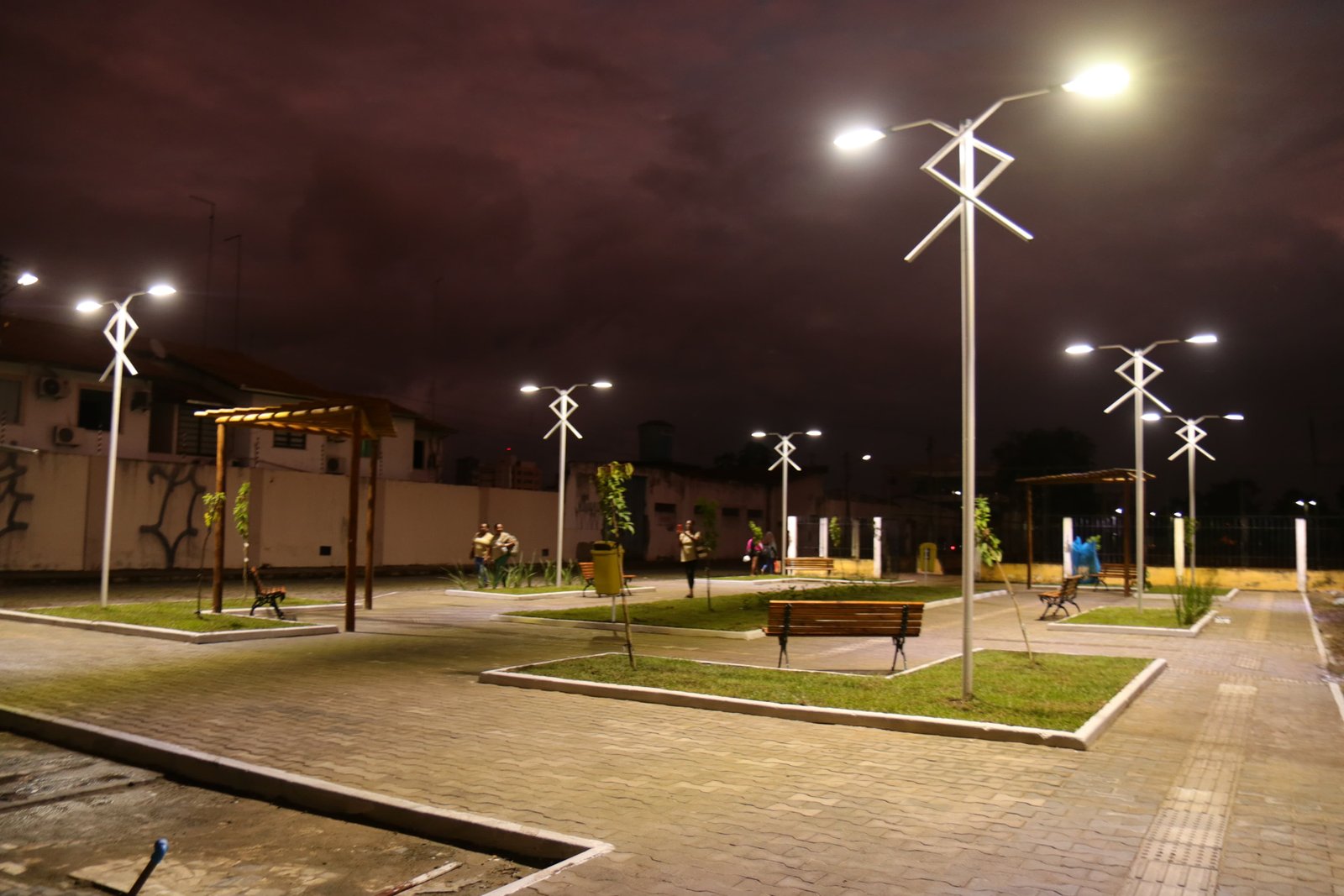 Reconstrução da Praça na Rua da Mata